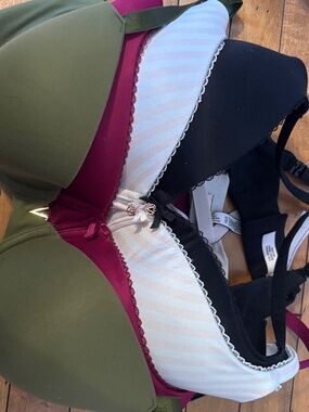 Victorias Secret Bras: 38D